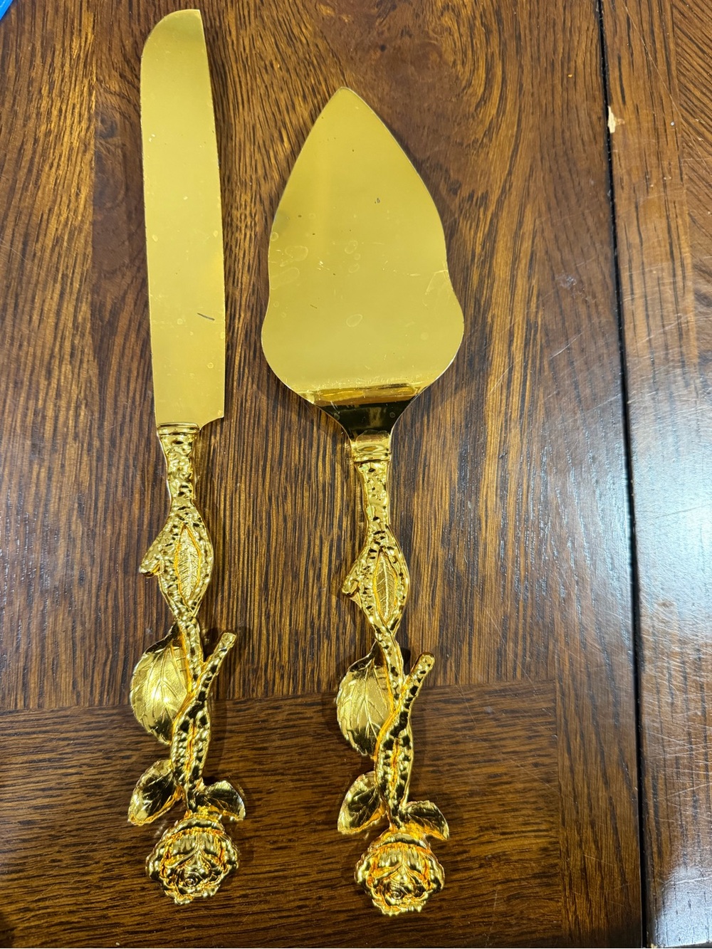 Gold color renaissance Pie Server & Cake Knife Set Ornate Floral 2 Pc 12”